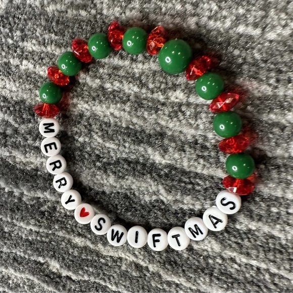 Friendship Bracelet Taylor Swift Inspired “Merry Swiftmas” Red Green Beads - Picture 3 of 8